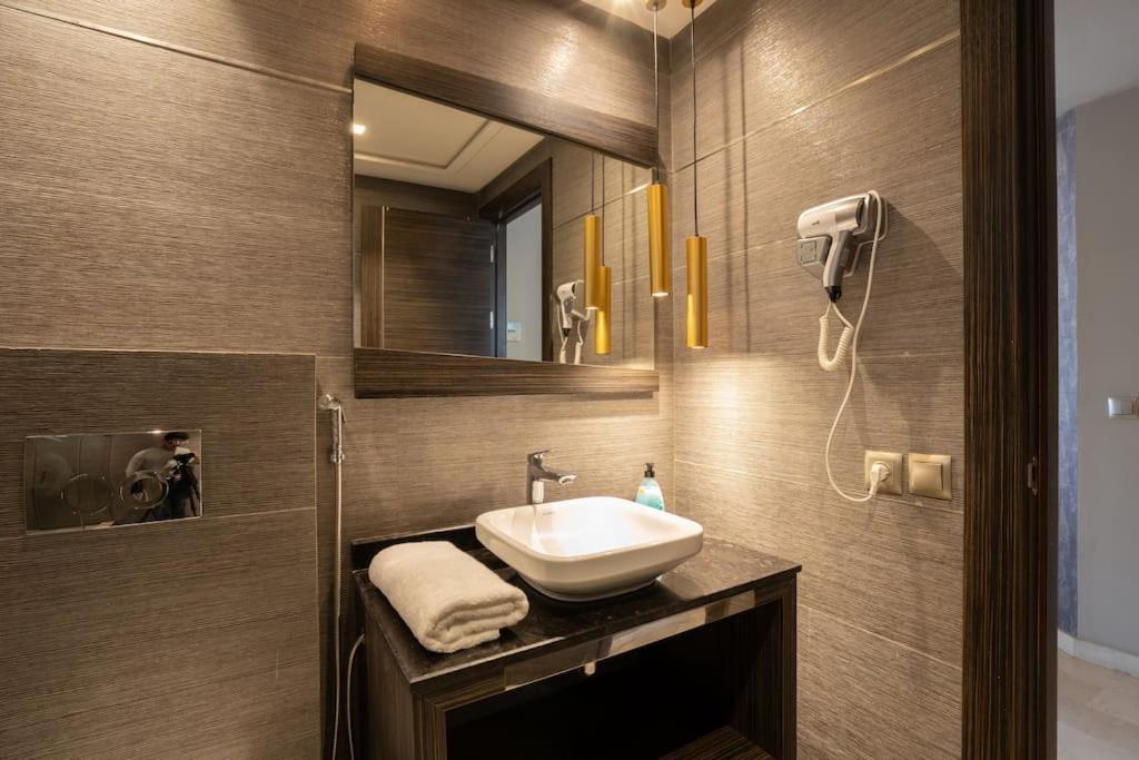 Ferienwohnung #56 Maarif Racine Urban Massira Near Twin Center Casablanca Exterior foto